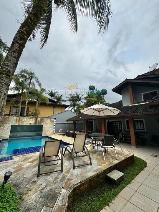 Casa para aluguel de temporada em São Sebastião (Praia da Baleia)