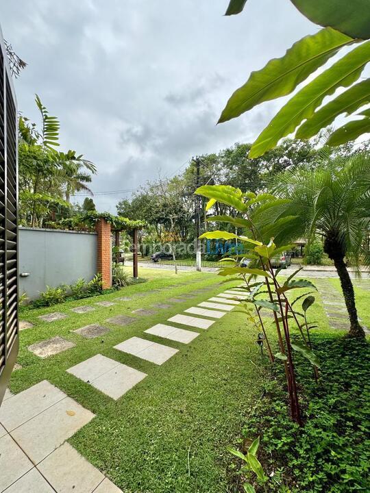 Casa para aluguel de temporada em São Sebastião (Praia da Baleia)