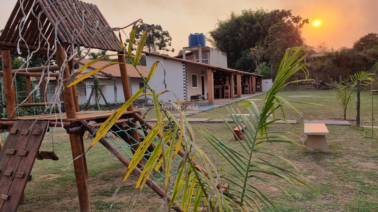 Casa para aluguel de temporada em São Roque (Pavão)