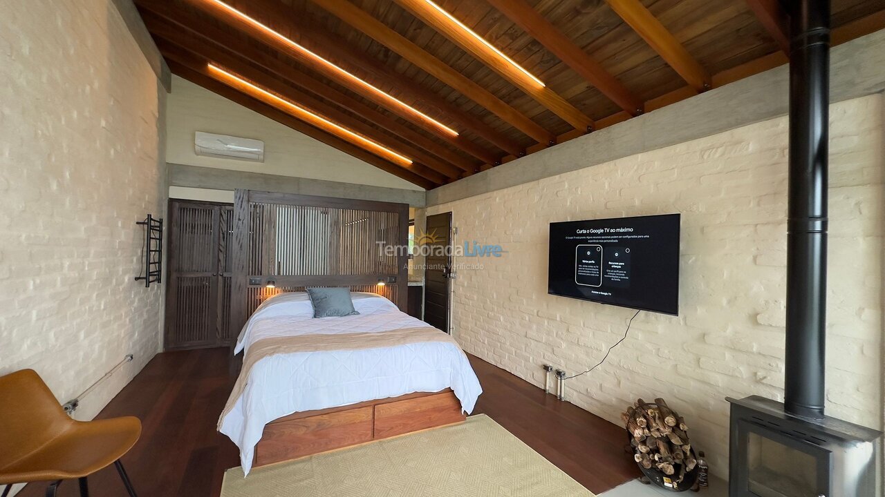 Casa para aluguel de temporada em Campos do Jordão (Alto do Mellos)