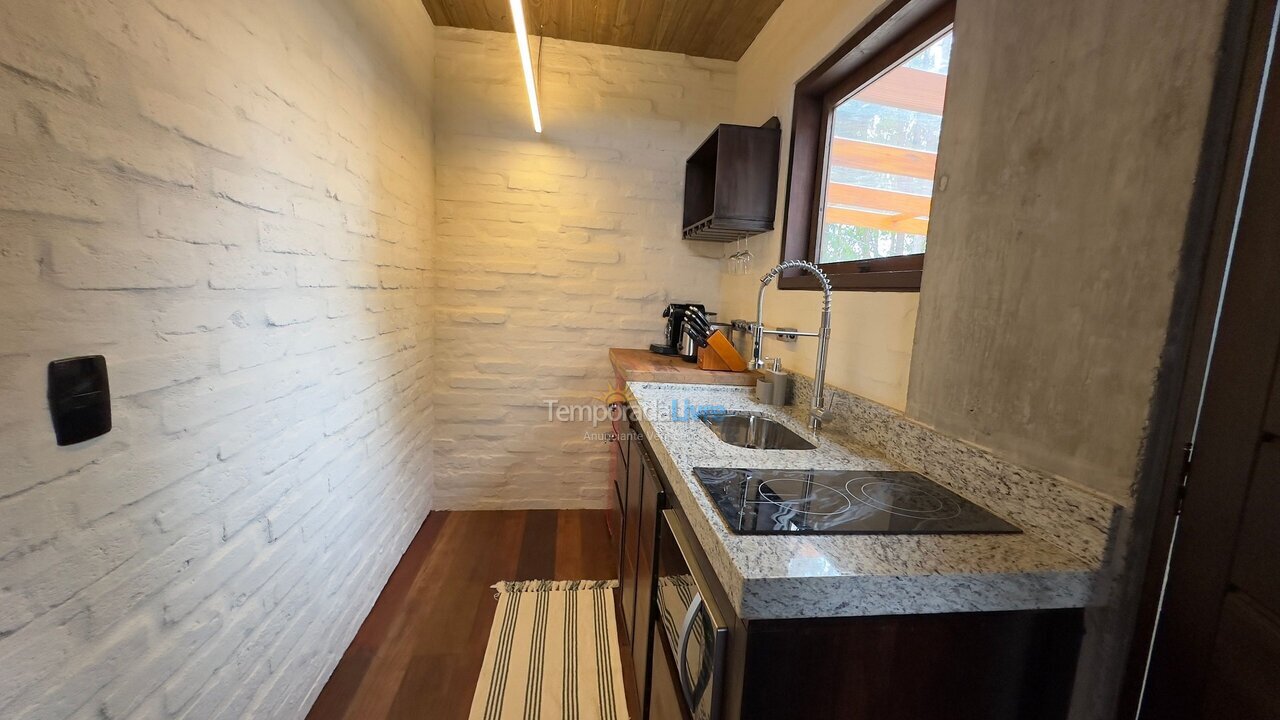 Casa para aluguel de temporada em Campos do Jordão (Alto do Mellos)