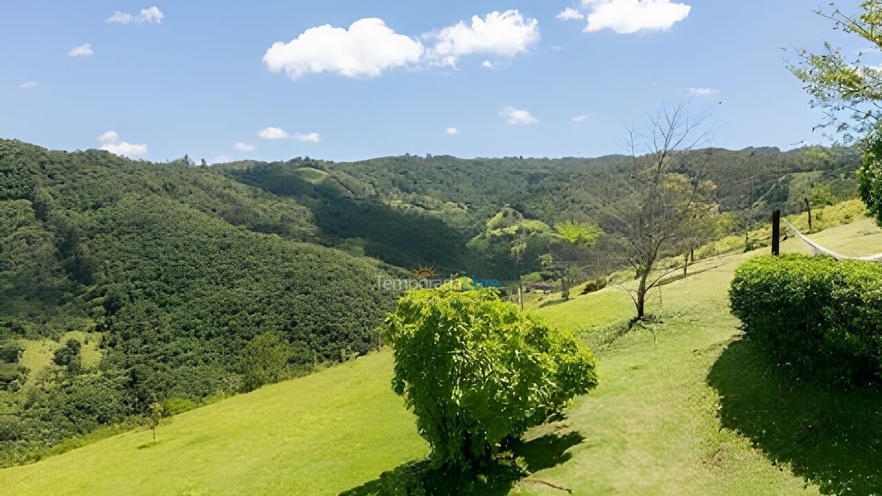 Casa para aluguel de temporada em Campos do Jordão (Alto dos Mellos)