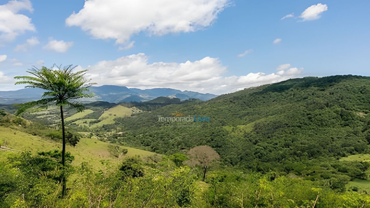 Casa para aluguel de temporada em Campos do Jordão (Alto dos Mellos)