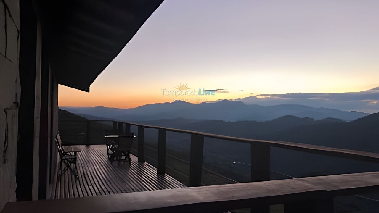 Casa para aluguel de temporada em Campos do Jordão (Alto dos Mellos)