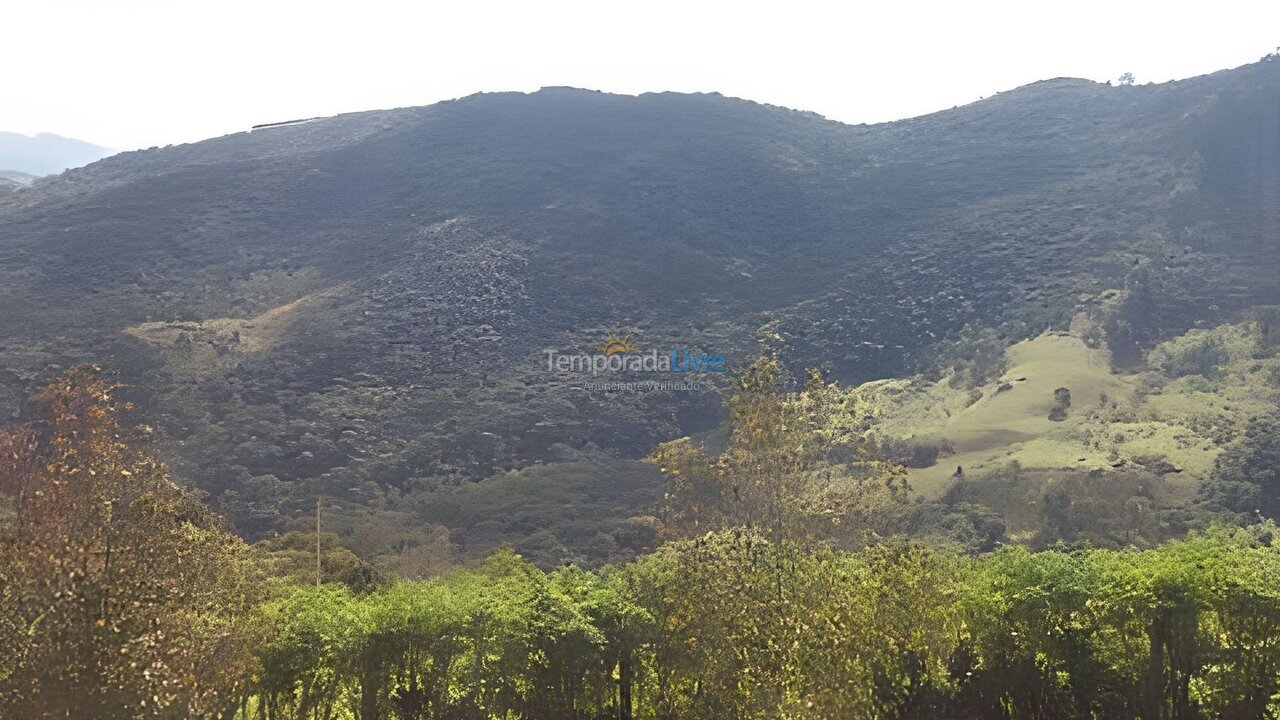 Casa para aluguel de temporada em Campos do Jordão (Alto dos Mellos)