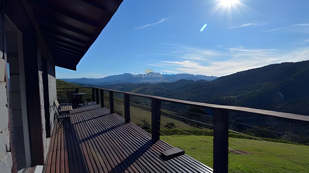 Casa para aluguel de temporada em Campos do Jordão (Alto dos Mellos)