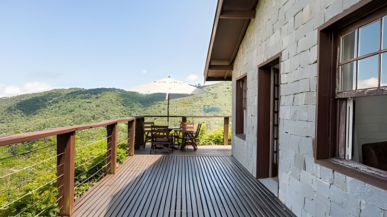 Casa para aluguel de temporada em Campos do Jordão (Alto dos Mellos)