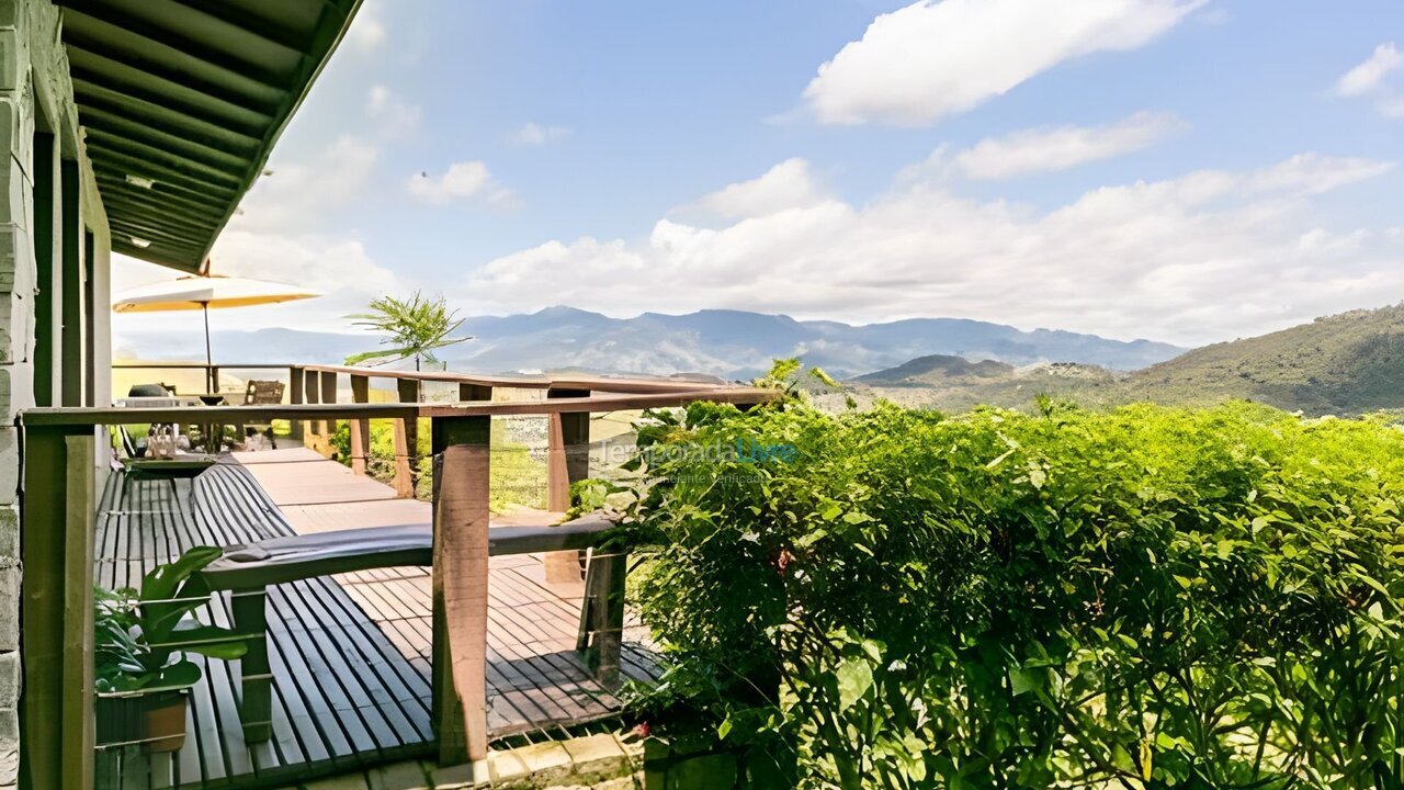 Casa para aluguel de temporada em Campos do Jordão (Alto dos Mellos)