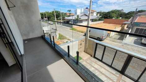 Sobrado Alto padrão com piscina em Itapoá-SC, com ótima localização.