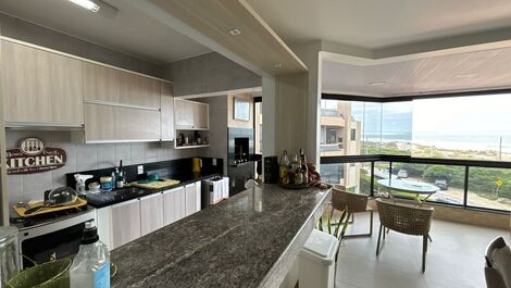 ¡Apartamento de 3 habitaciones en Praia dos Ingleses frente al mar!