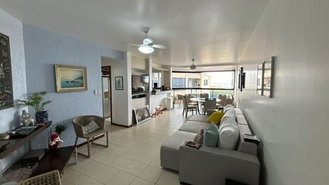 ¡Apartamento de 3 habitaciones en Praia dos Ingleses frente al mar!