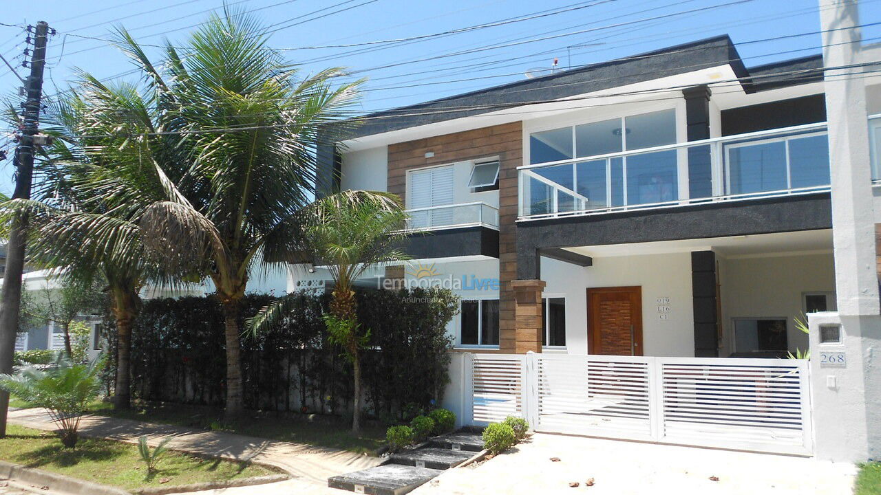 Casa para aluguel de temporada em Bertioga (Condominio Morada da Praia)