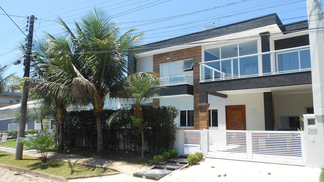 House for vacation rental in Bertioga (Condominio Morada da Praia)