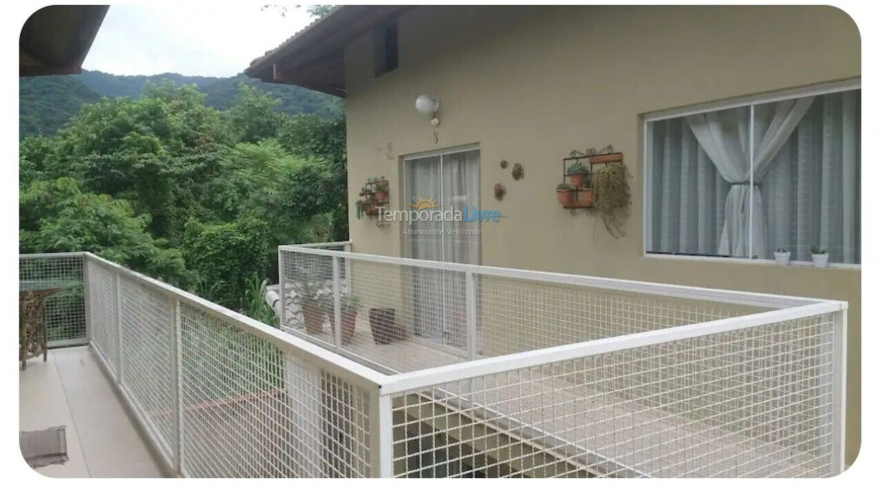 Apartamento para aluguel de temporada em Ubatuba (Lagoinha)