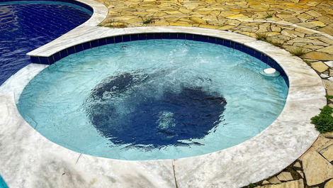 Piscina e Churrasqueira - 5 Minutos da Praia Martim de Sá