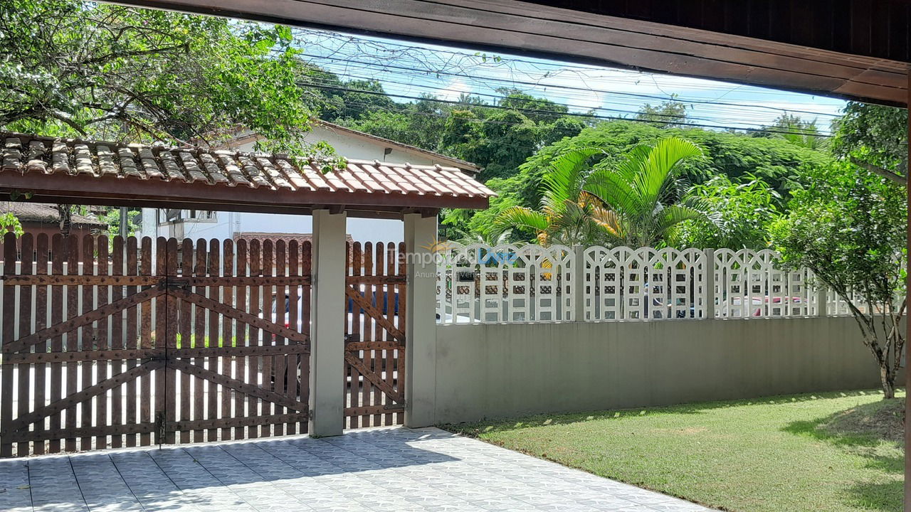 House for vacation rental in Caraguatatuba (Massaguaçu)