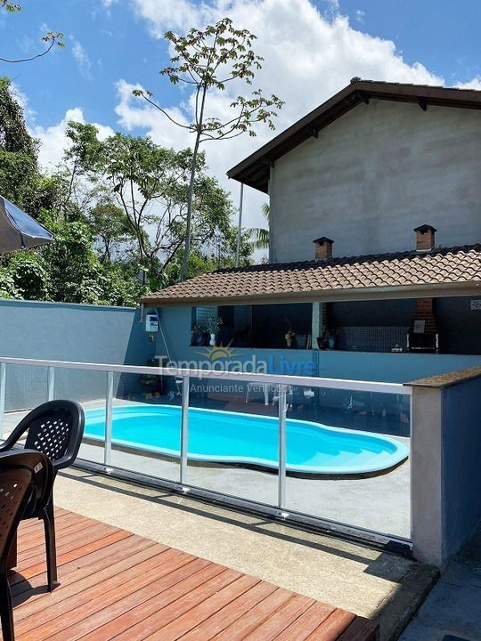 Apartamento para aluguel de temporada em Ubatuba (Praia da Maranduba)