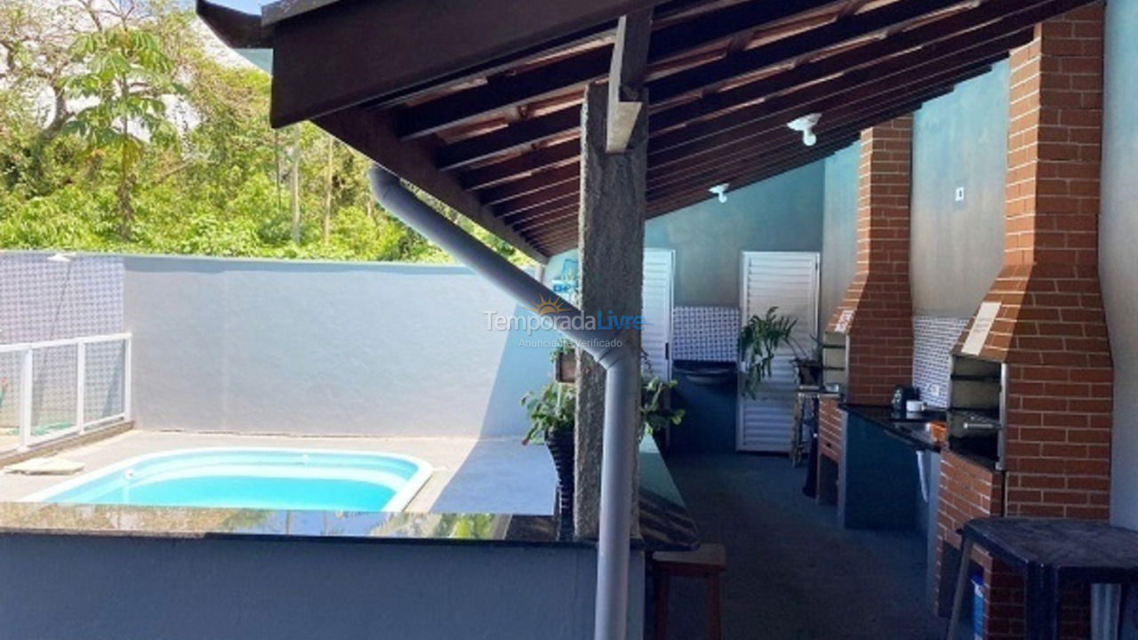 Apartamento para aluguel de temporada em Ubatuba (Praia da Maranduba)