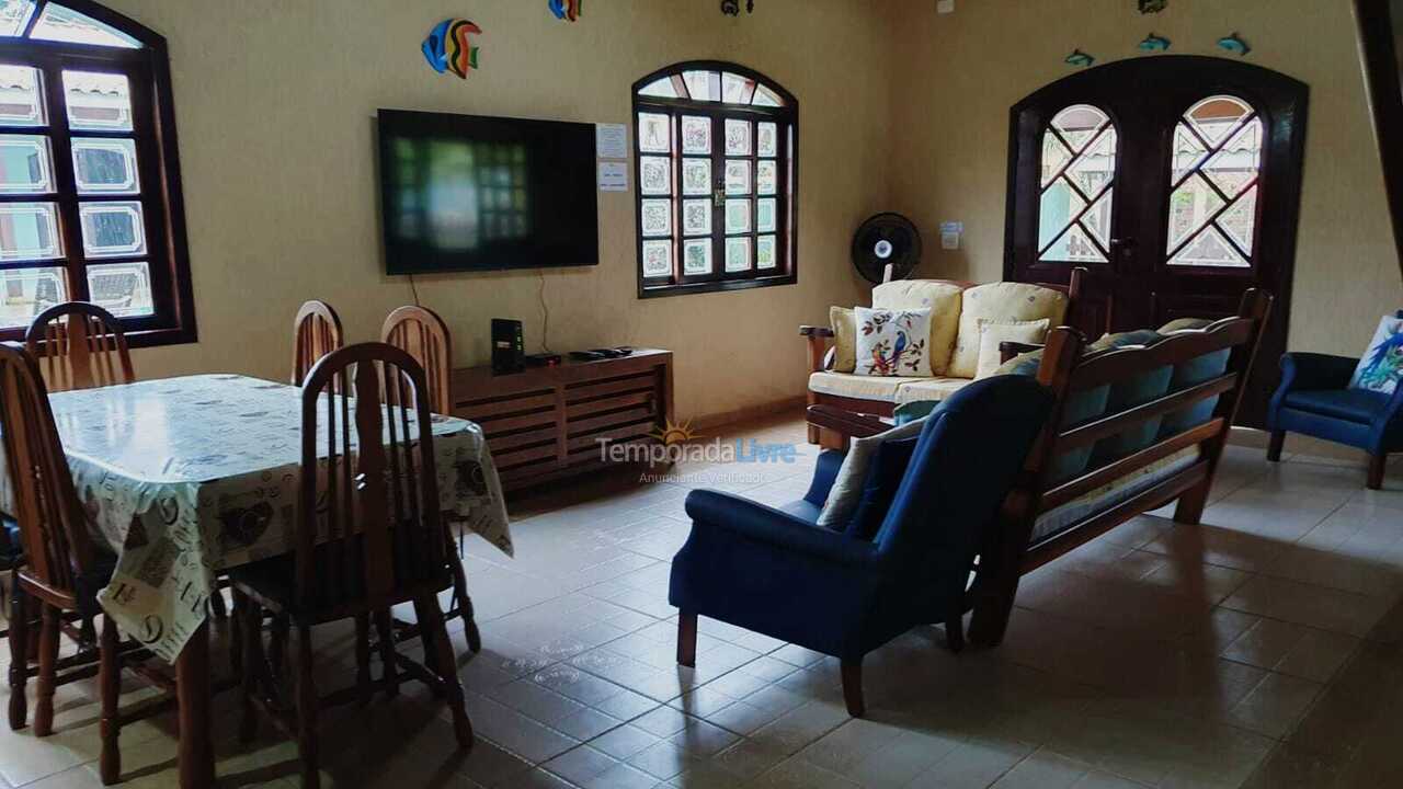 Casa para aluguel de temporada em Caraguatatuba (Praia da Mococa)