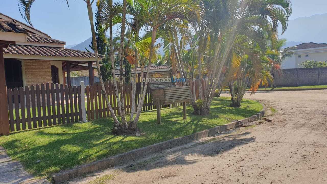 Casa para aluguel de temporada em Caraguatatuba (Praia da Mococa)