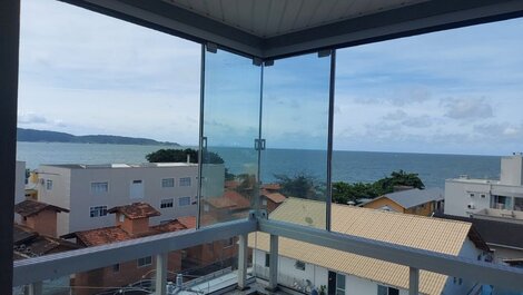 Apartamento com vista mar para locação em Bombinhas 01 suite (LA0009)