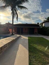 Casa con gran piscina ya 200m de la hermosa playa de Boraceia 2