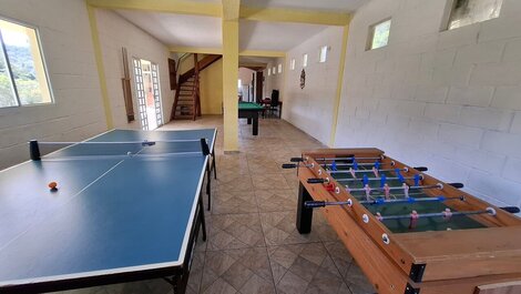 Farm surrounded by nature with swimming pool and games room LT0042