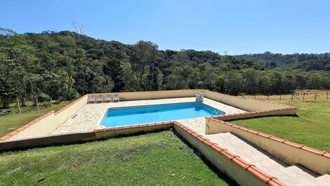 Farm surrounded by nature with swimming pool and games room LT0042