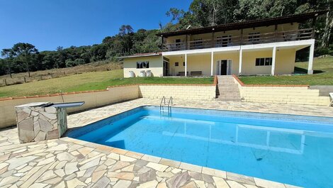 Farm surrounded by nature with swimming pool and games room LT0042