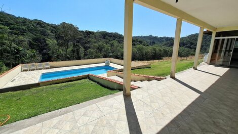 Farm surrounded by nature with swimming pool and games room LT0042