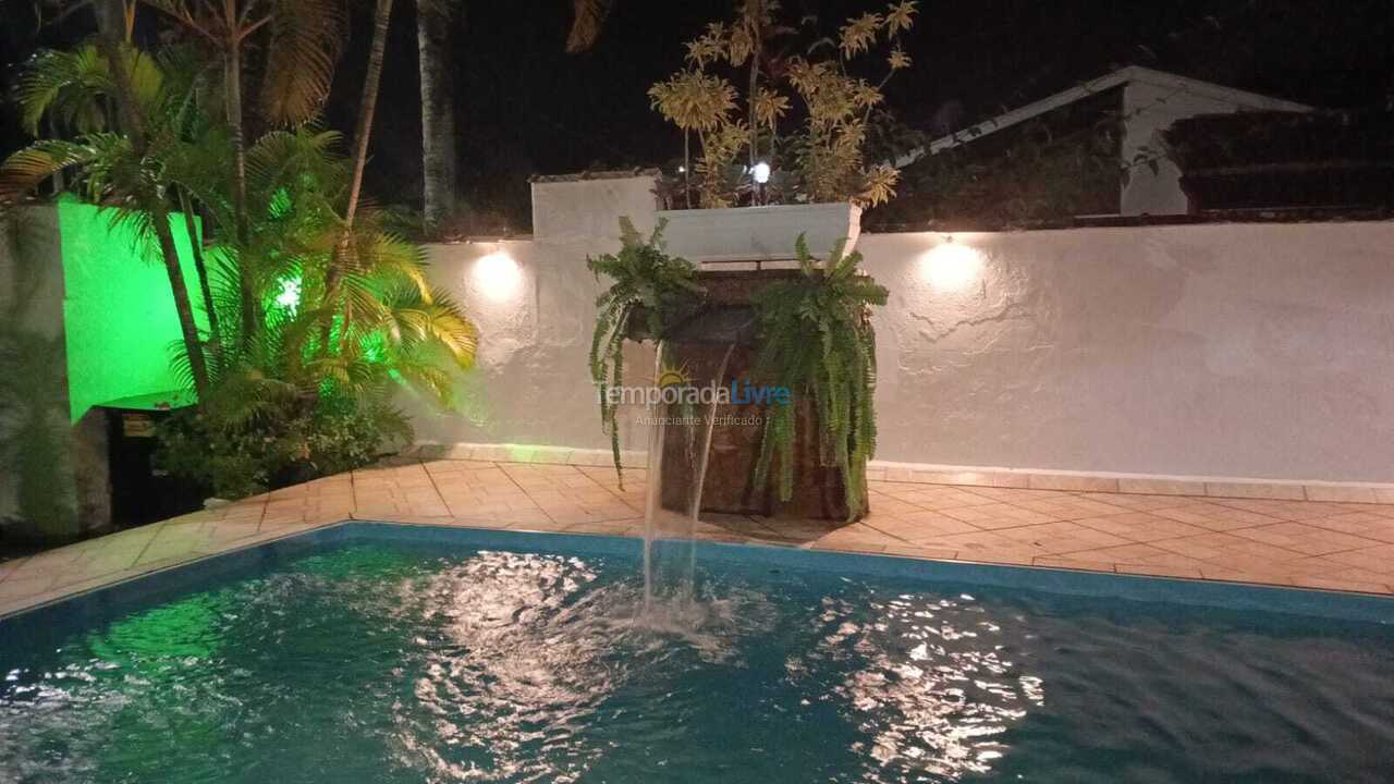 Casa para aluguel de temporada em Caraguatatuba (Massaguaçu)