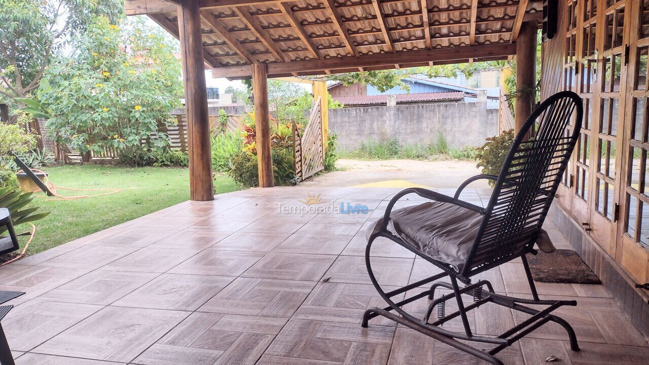 Casa para aluguel de temporada em Imbituba (Praia de Ibiraquera)