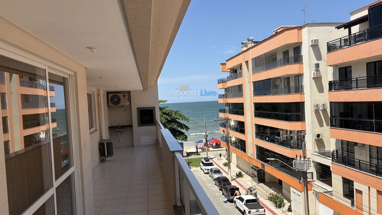 Apartamento para aluguel de temporada em Itapema (Meia Praia)