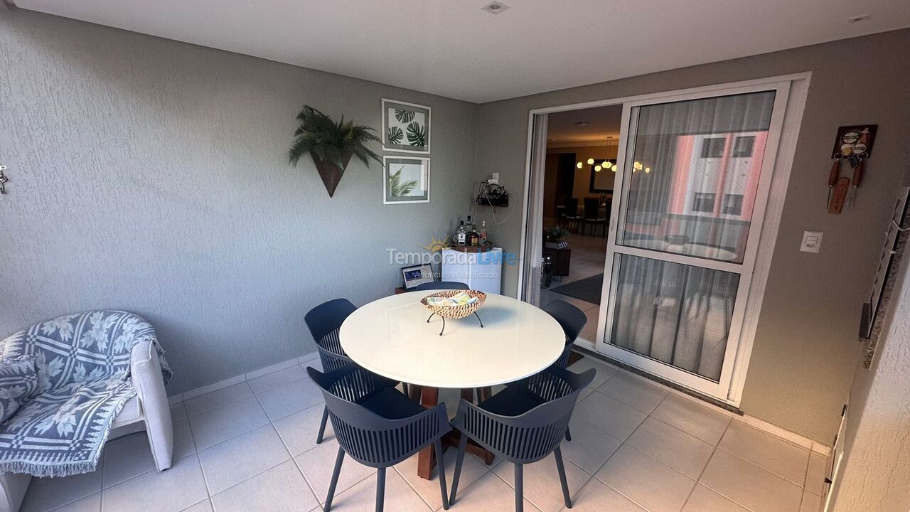 Apartamento para aluguel de temporada em Itapema (Meia Praia)