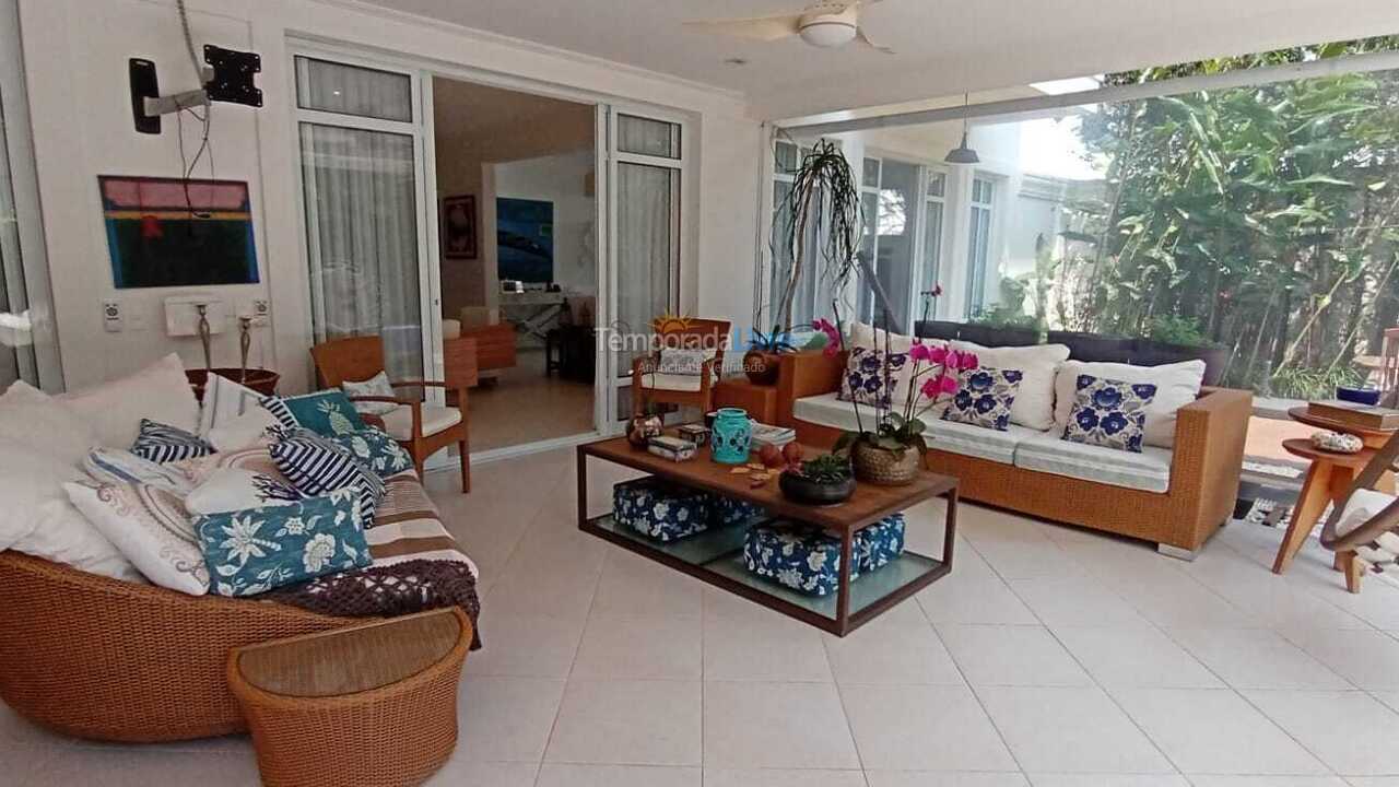 House for vacation rental in São Sebastião (Praia da Baleia)