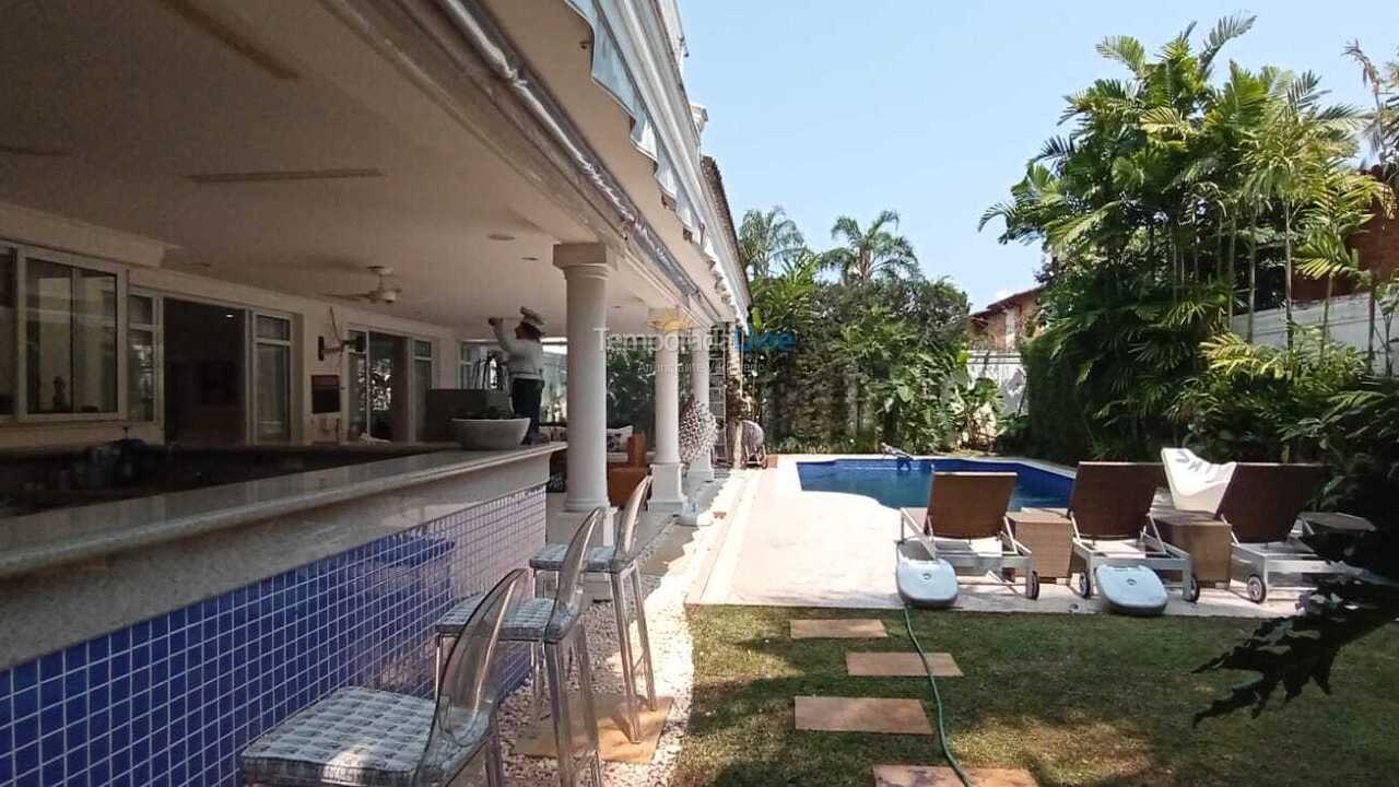 House for vacation rental in São Sebastião (Praia da Baleia)