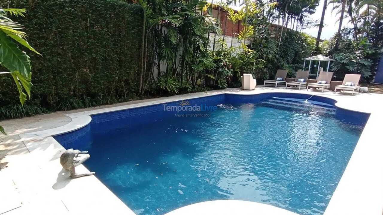 House for vacation rental in São Sebastião (Praia da Baleia)