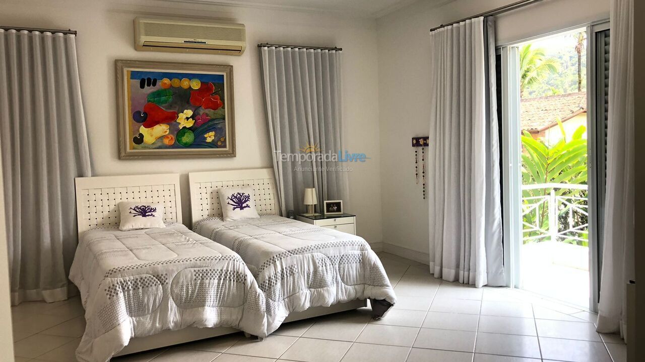 House for vacation rental in São Sebastião (Praia da Baleia)