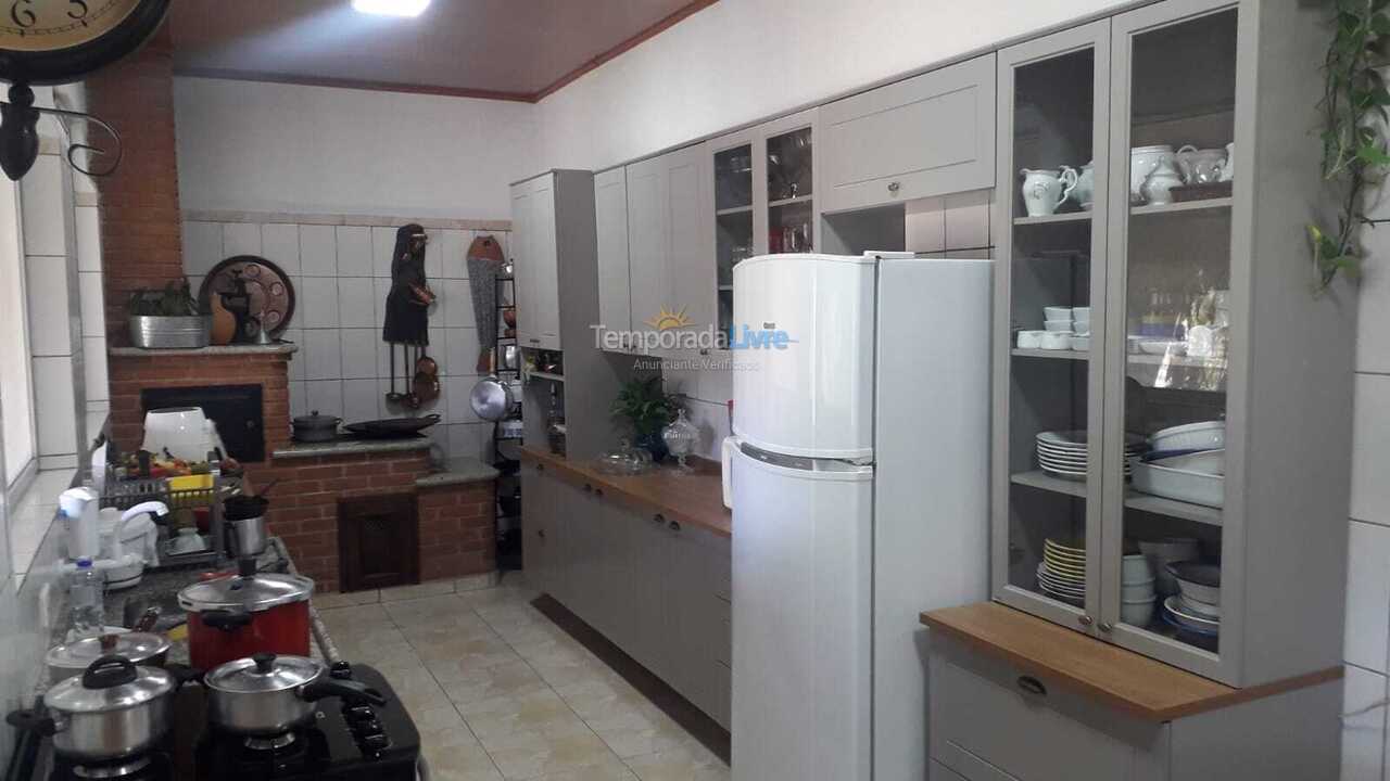 Casa para alquiler de vacaciones em Caraguatatuba (Martim de Sá)