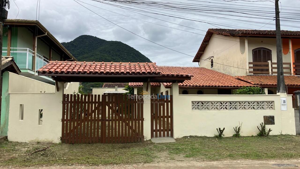 Casa para aluguel de temporada em Ubatuba (Maranduba)