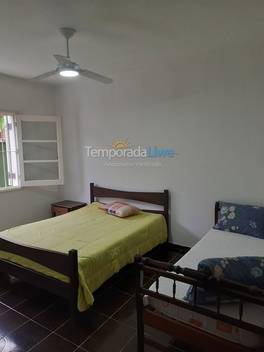 Casa para aluguel de temporada em Ubatuba (Lazaro)