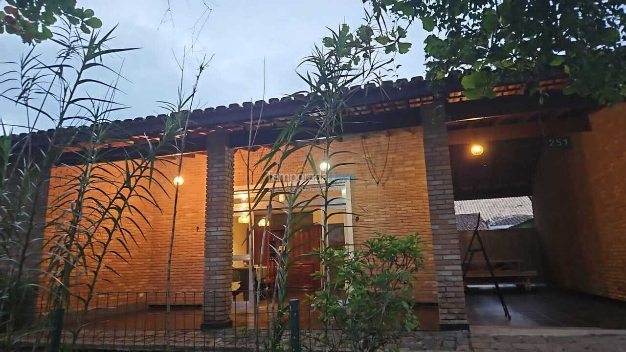 Casa para aluguel de temporada em Ubatuba (Lazaro)