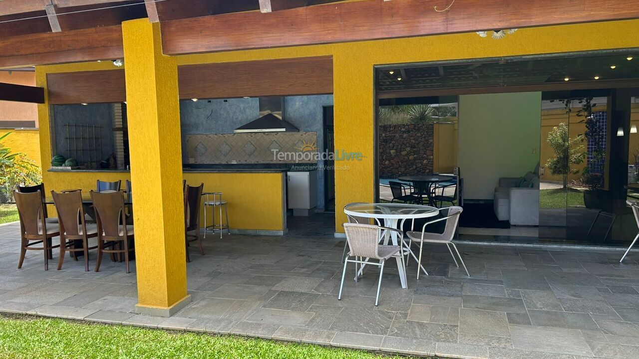 Casa para aluguel de temporada em Guarujá (Praia do Pernambuco)