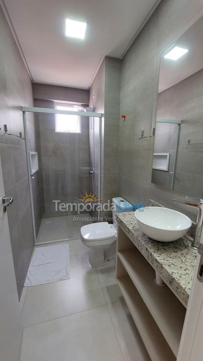 Apartamento para aluguel de temporada em Itapema (Meia Praia)