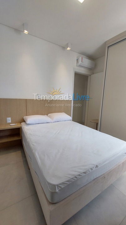 Apartamento para aluguel de temporada em Itapema (Meia Praia)