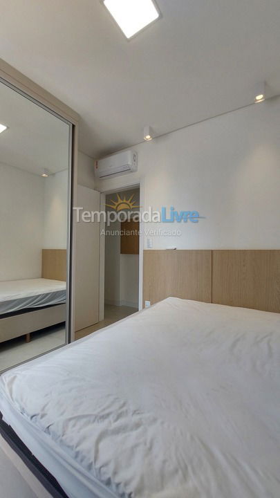 Apartamento para aluguel de temporada em Itapema (Meia Praia)