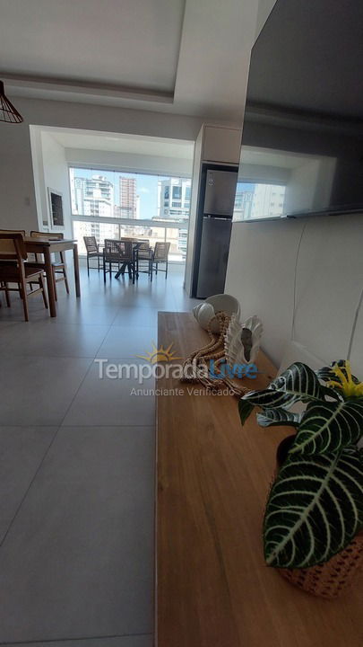 Apartamento para aluguel de temporada em Itapema (Meia Praia)