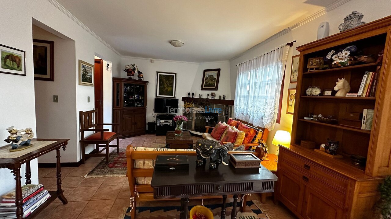 House for vacation rental in Campos do Jordão (Jardim Montebelo)