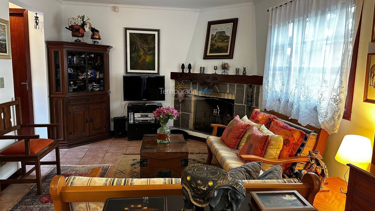 House for vacation rental in Campos do Jordão (Jardim Montebelo)