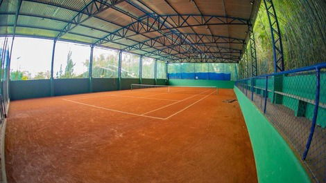 Apartment in Wembley Tennis condominium